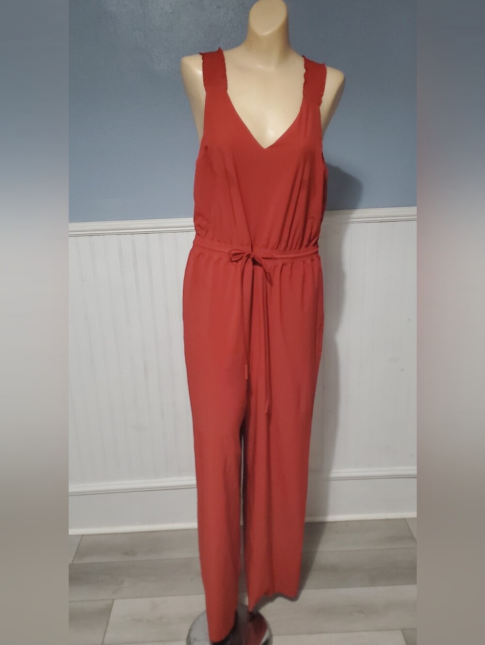 Athleta Savannah Currant Red V-Neck Sleeveless Jumpsuit with Tie Waist Size 10.